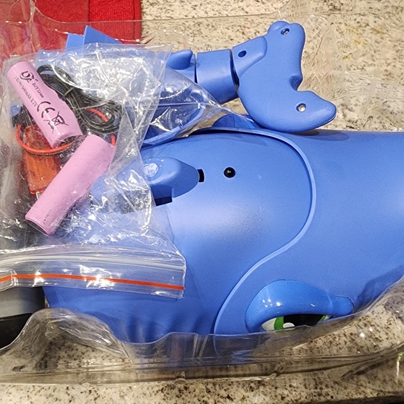 Crazy Shark Remote Control Toy - Picture 3 of 4